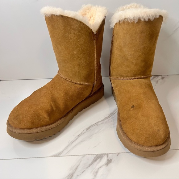 UGG Women's Tan Boots Size 10 - Picture 3 of 6